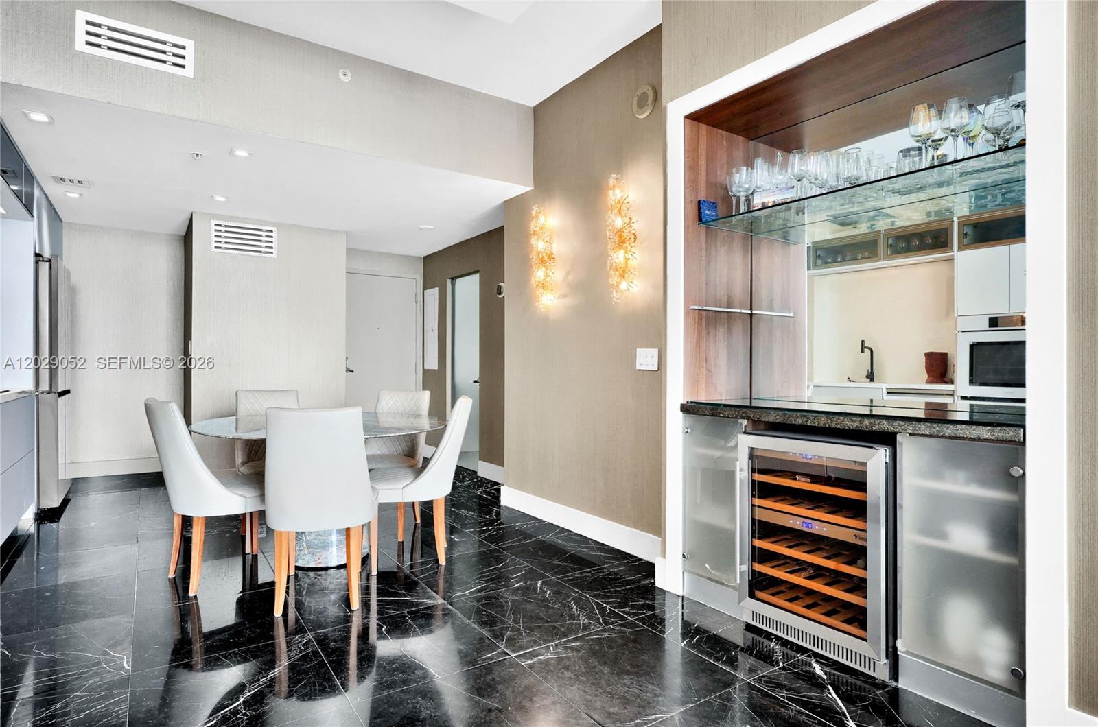 NEW WAVE CONDO - Residential