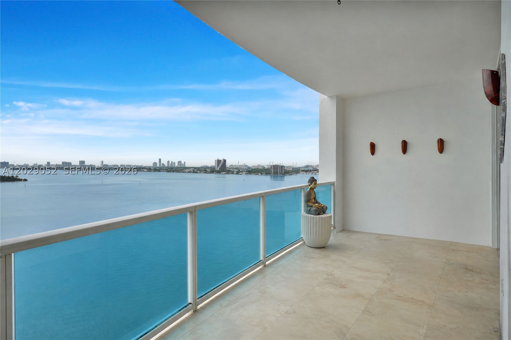 NEW WAVE CONDO - Residential
