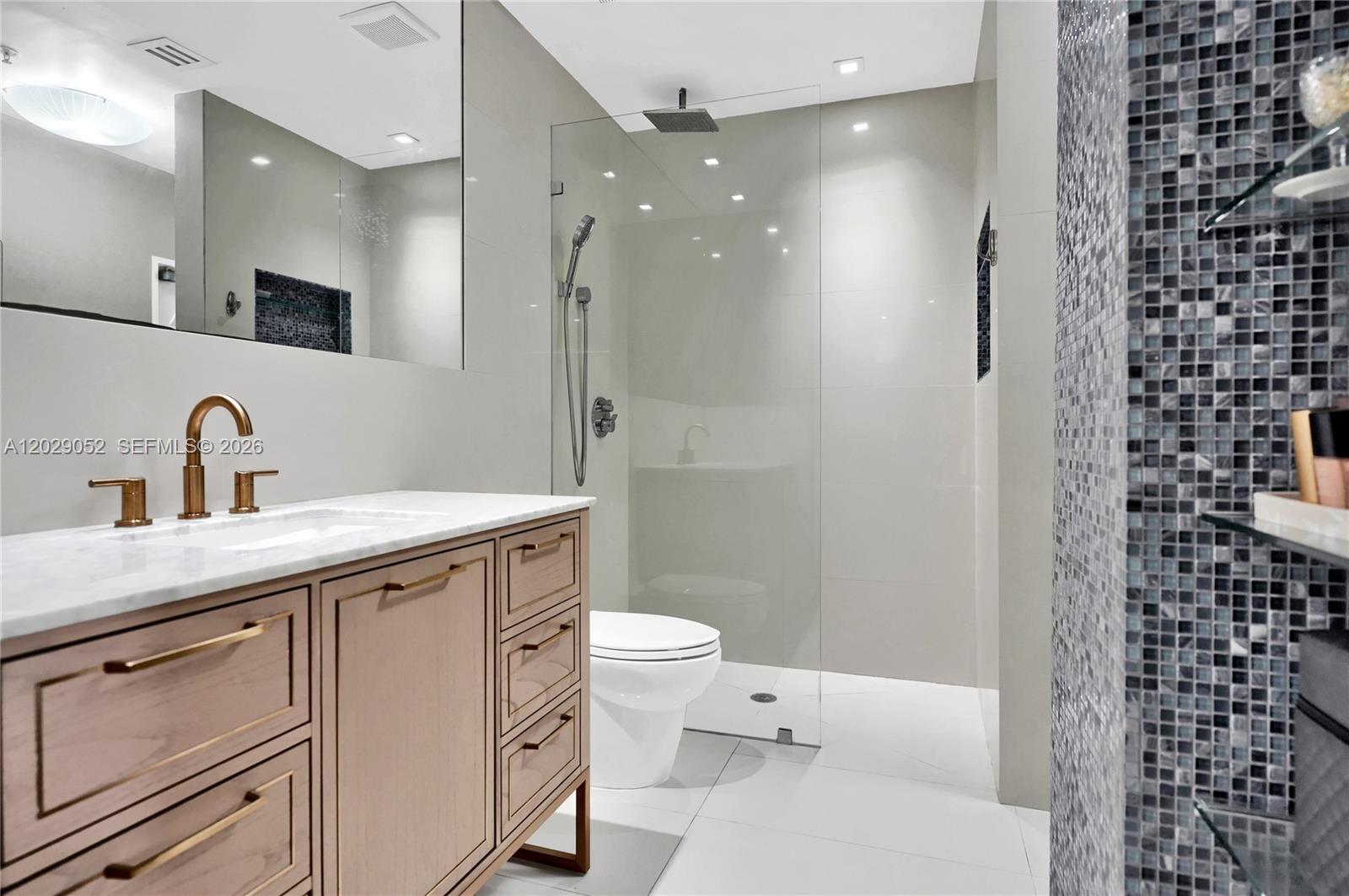 NEW WAVE CONDO - Residential