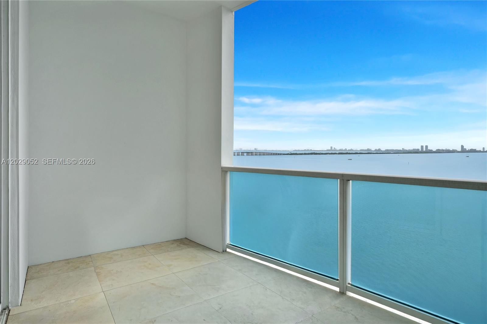 NEW WAVE CONDO - Residential