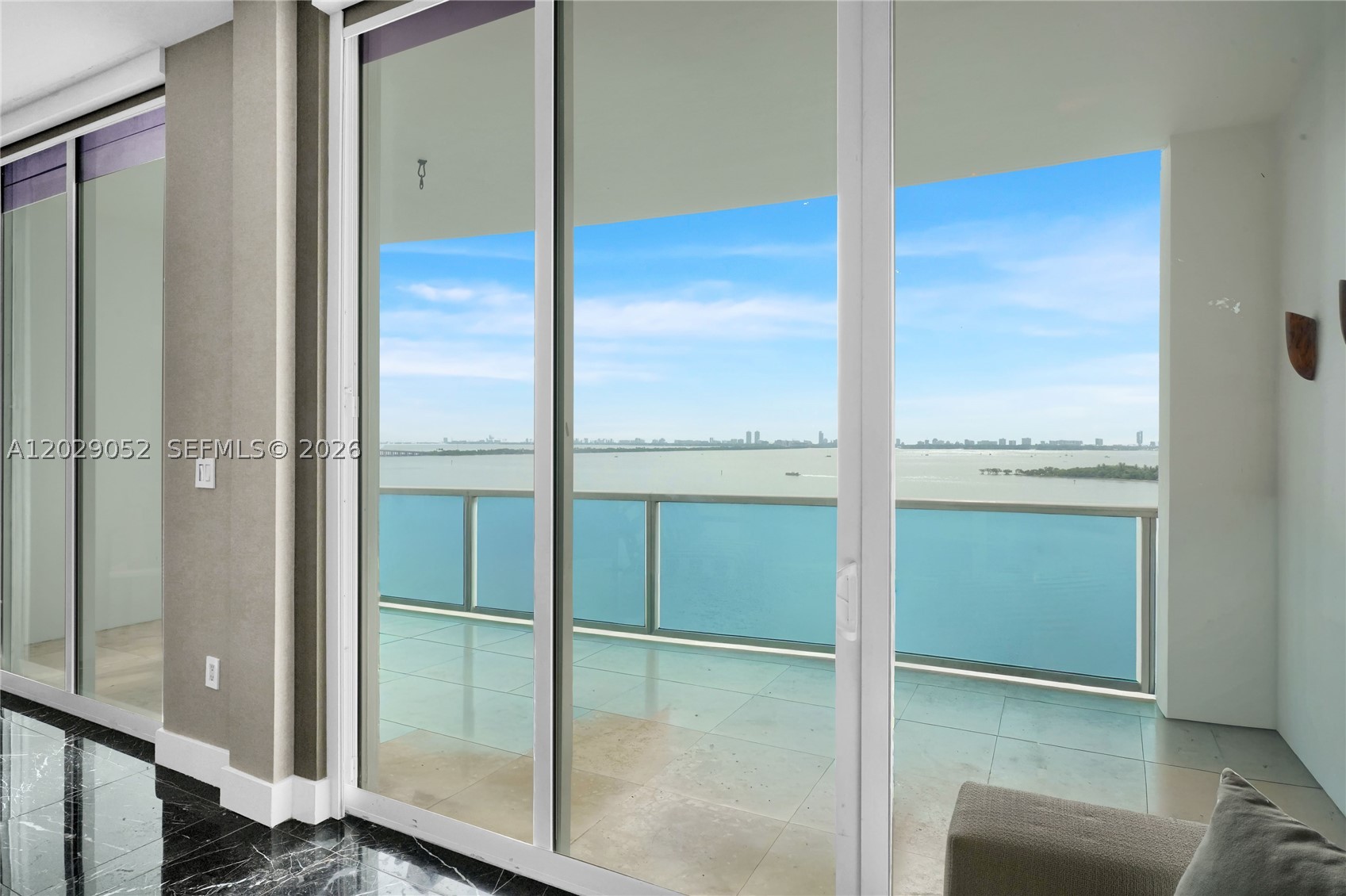NEW WAVE CONDO - Residential