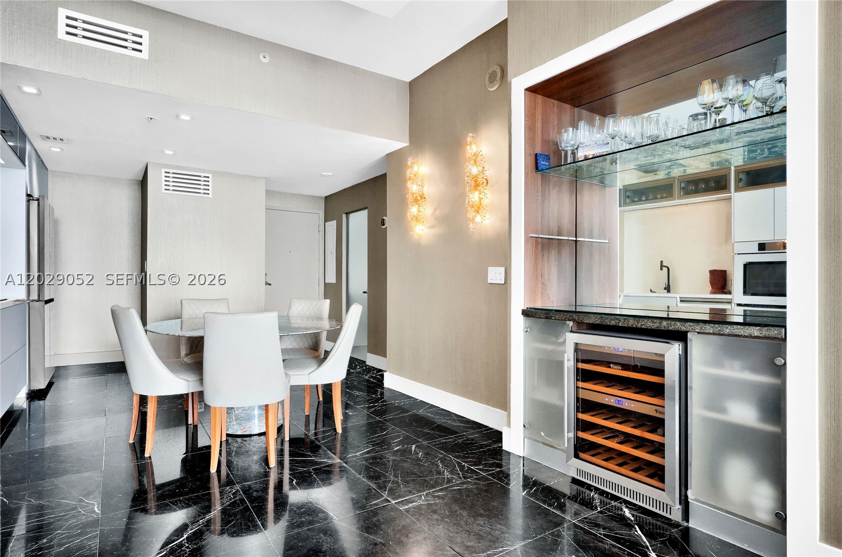 NEW WAVE CONDO - Residential