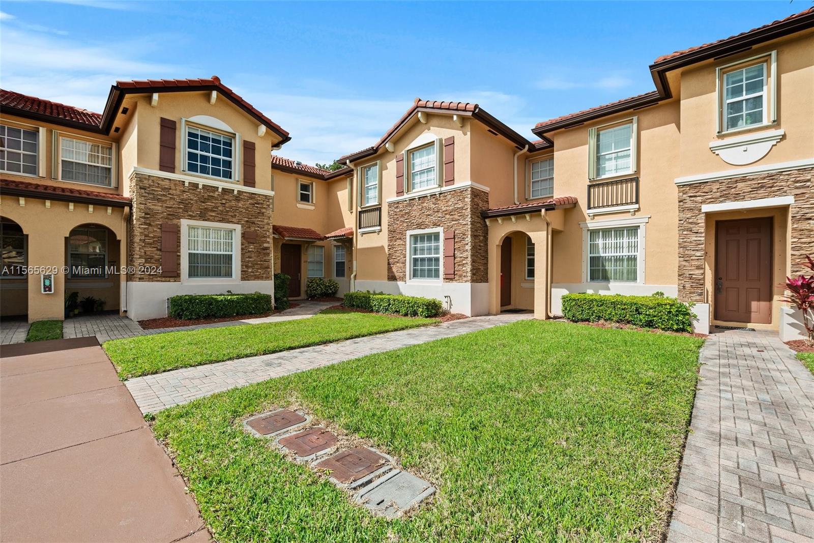 VILLAS AT CARMEL CONDO NO - Residential