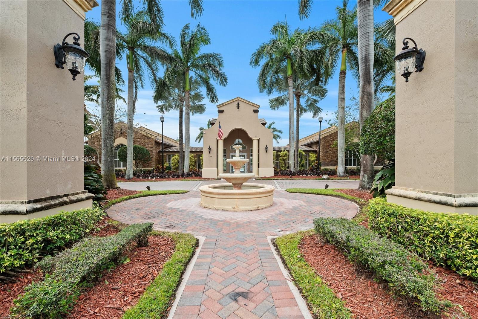 VILLAS AT CARMEL CONDO NO - Residential