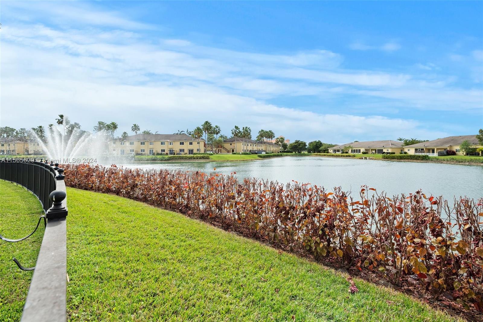 VILLAS AT CARMEL CONDO NO - Residential