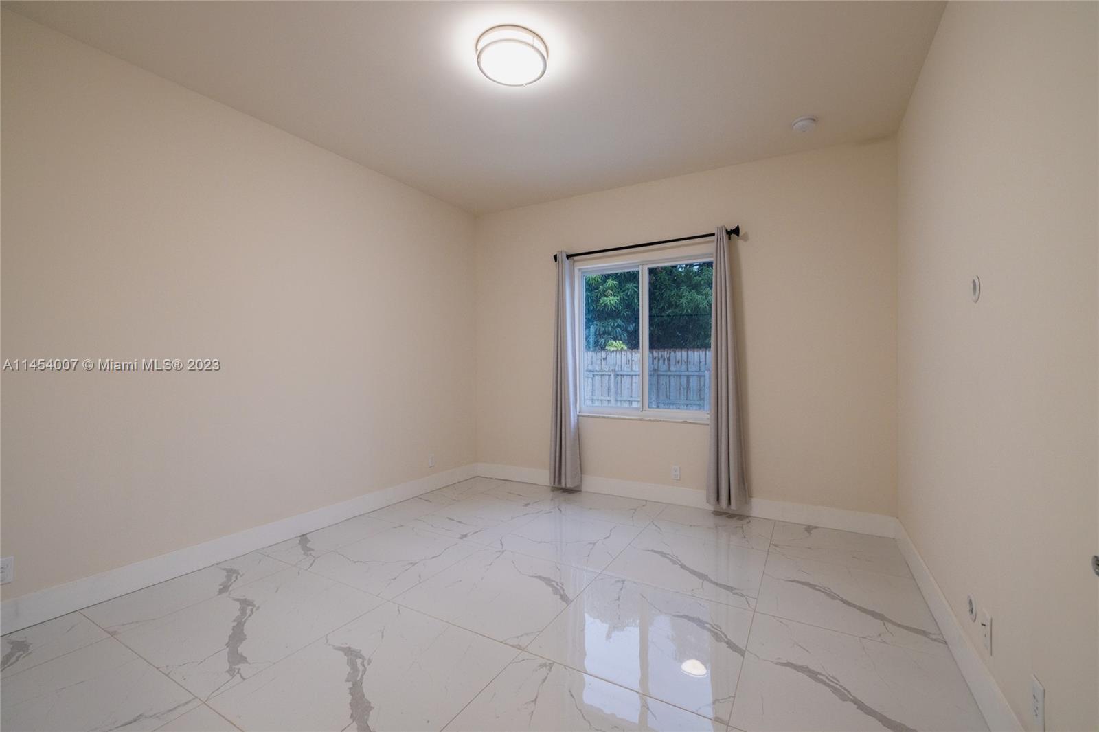 BEVERLY PARK - Residential