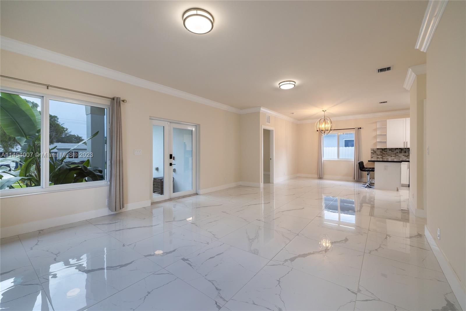 BEVERLY PARK - Residential