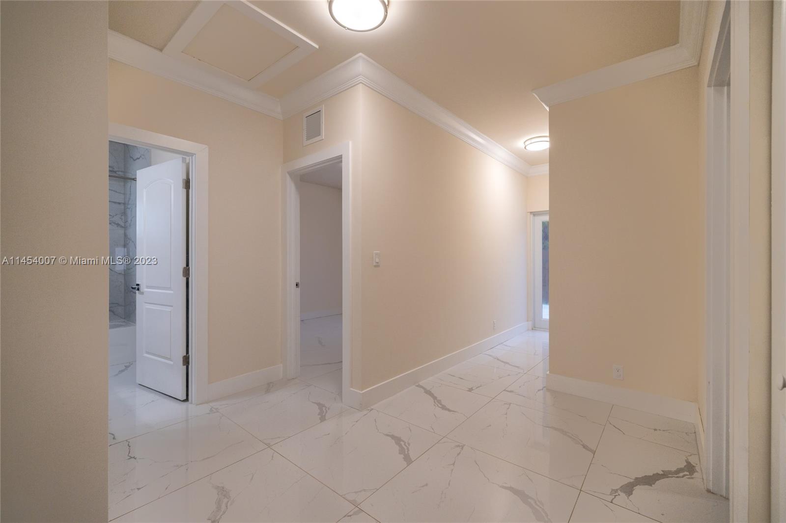 BEVERLY PARK - Residential