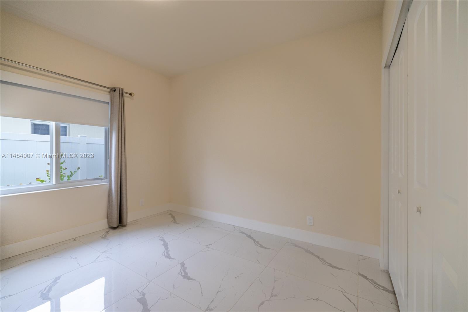 BEVERLY PARK - Residential