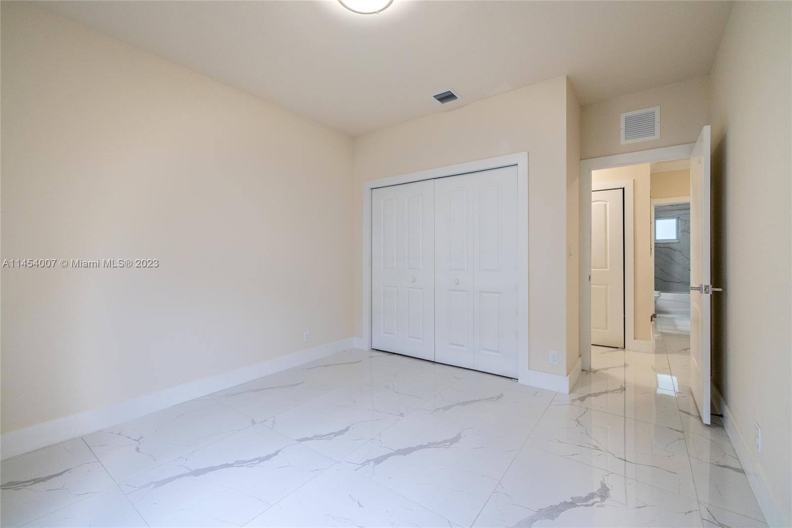 BEVERLY PARK - Residential