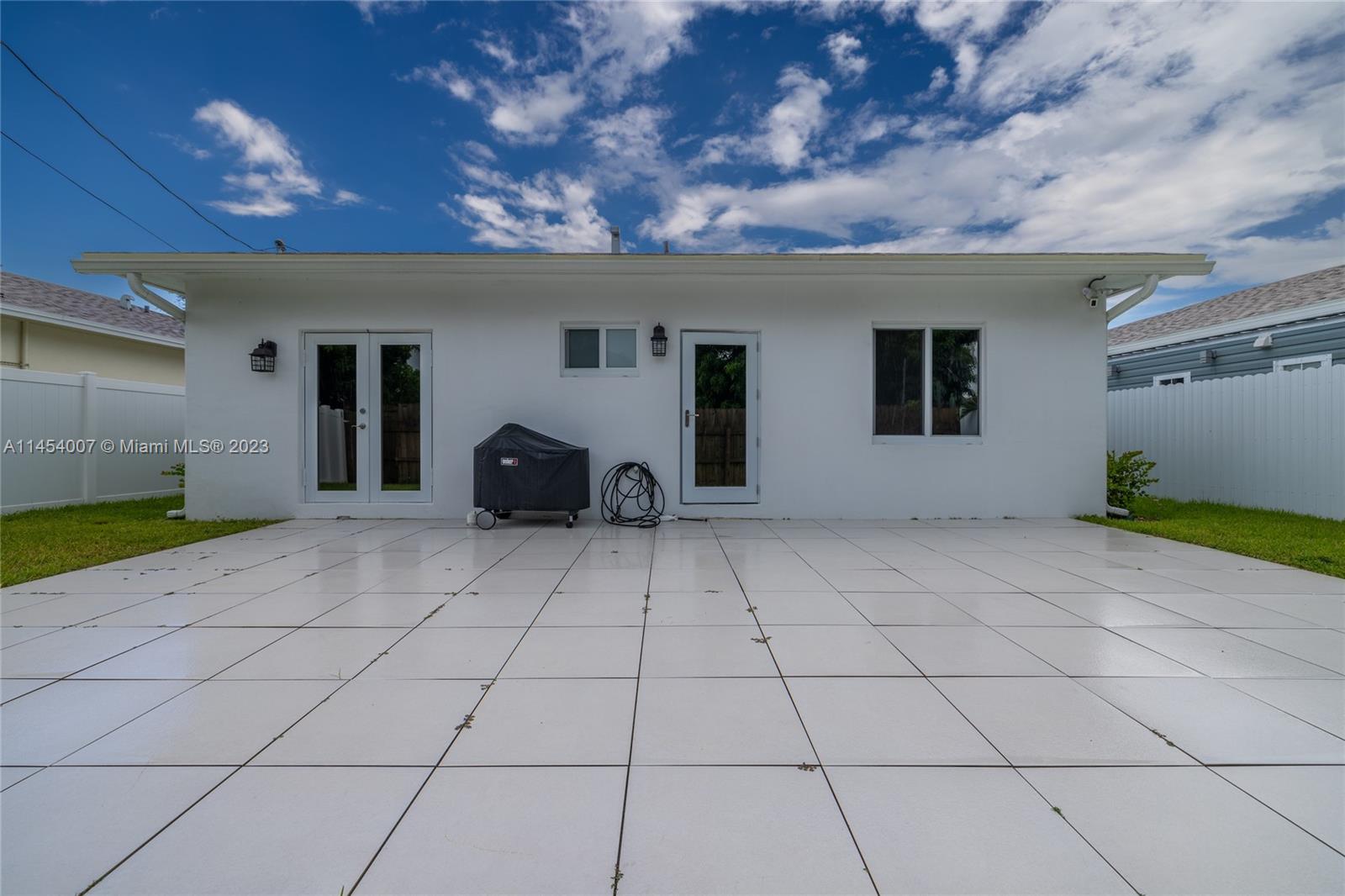 BEVERLY PARK - Residential