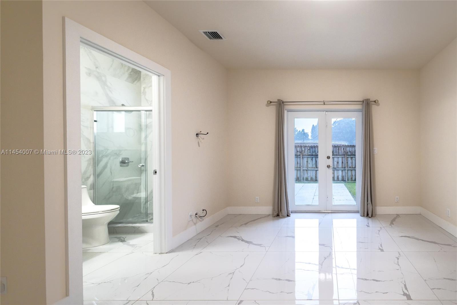 BEVERLY PARK - Residential