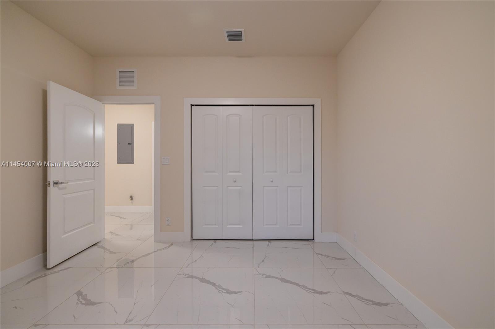 BEVERLY PARK - Residential