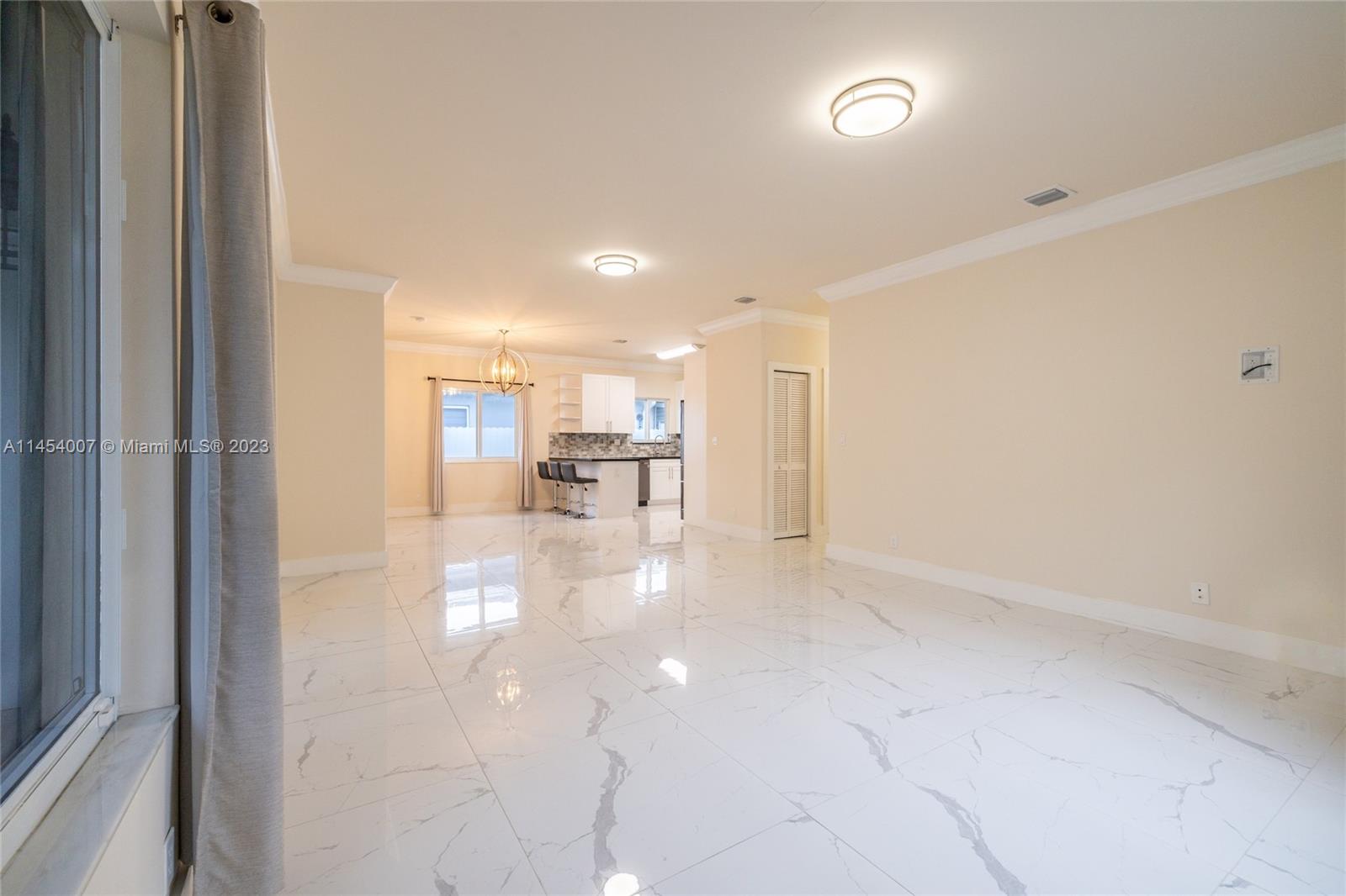 BEVERLY PARK - Residential
