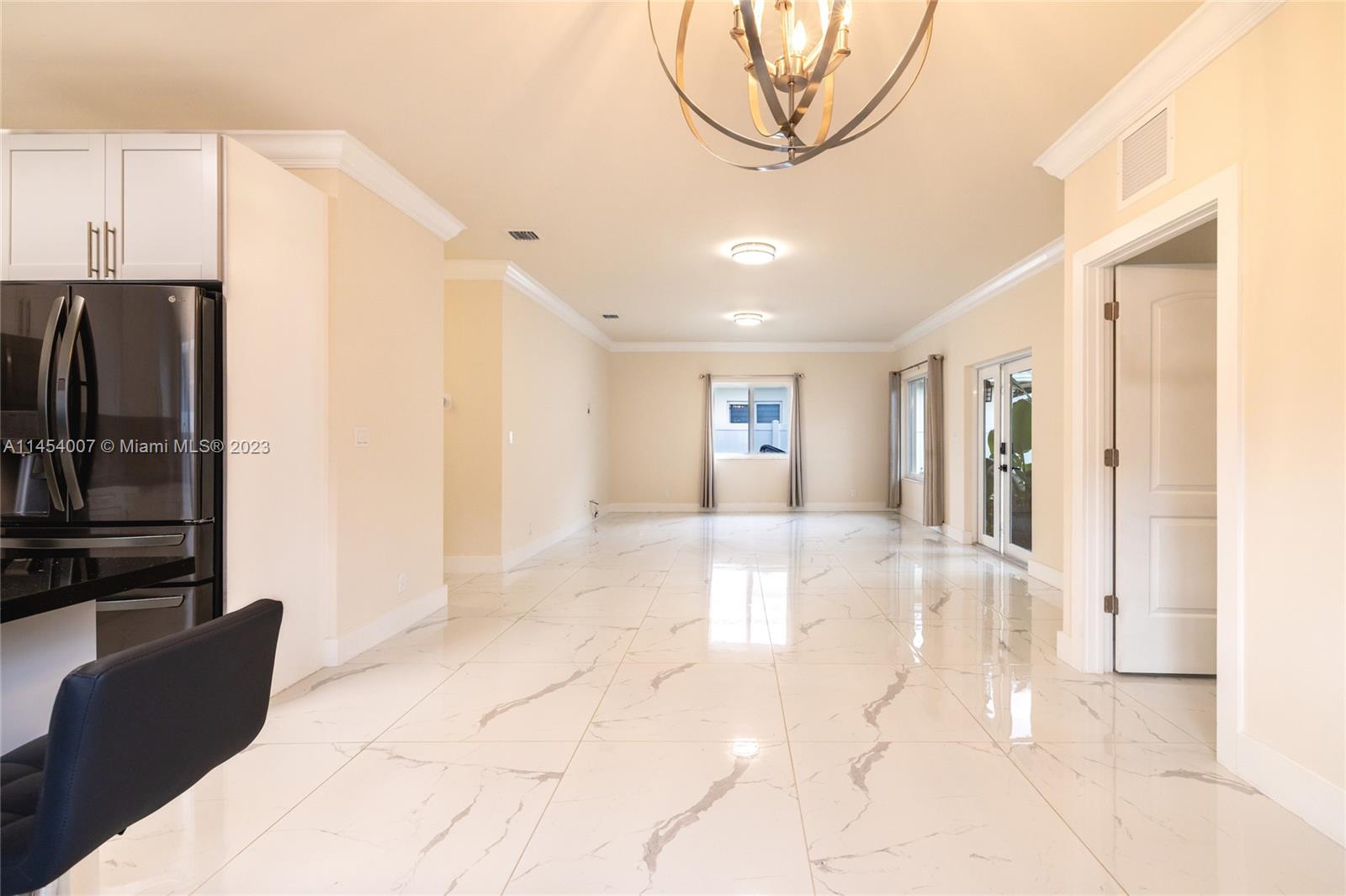BEVERLY PARK - Residential