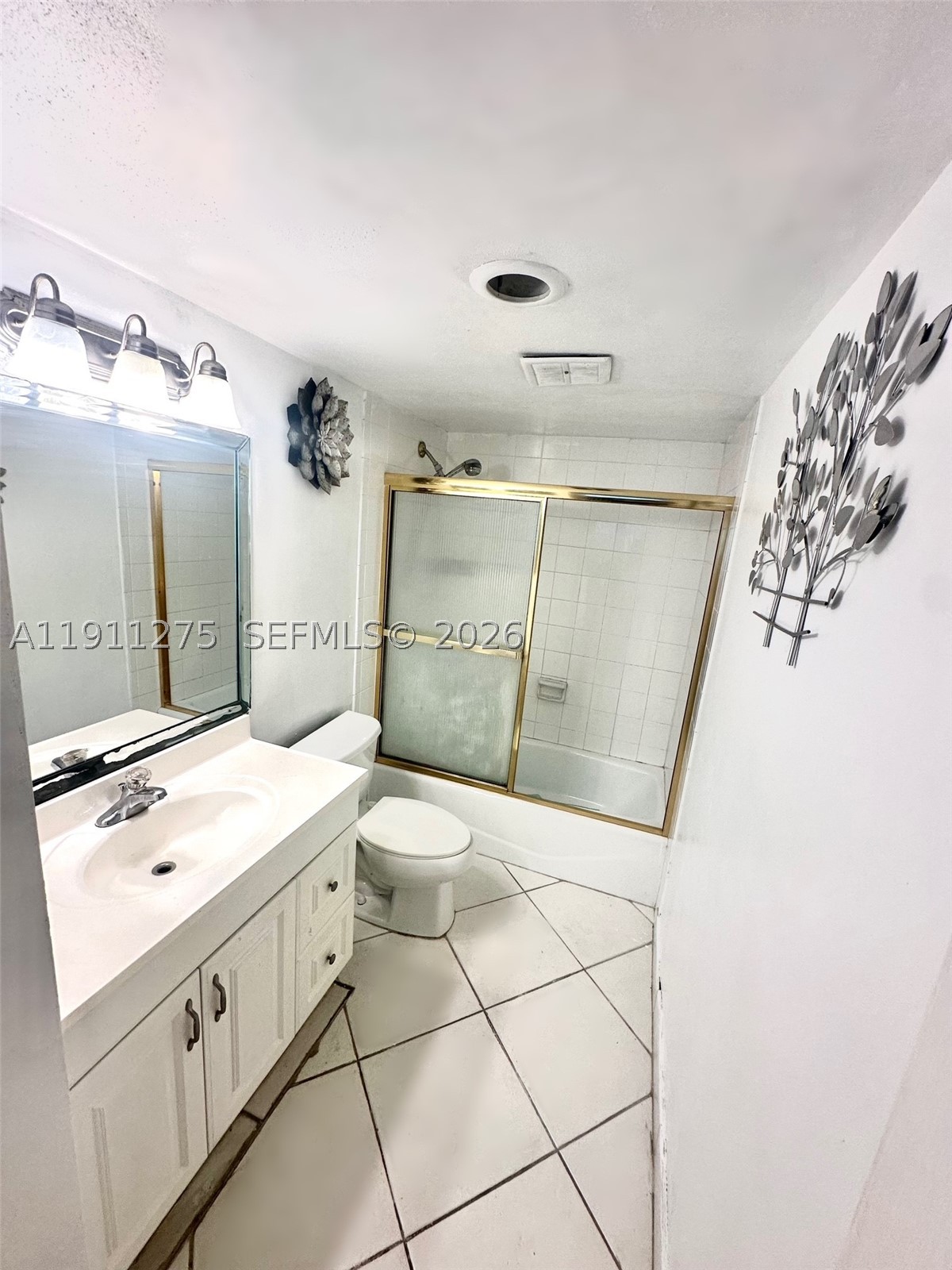 MANORS OF INVERRARY I-4 - Residential