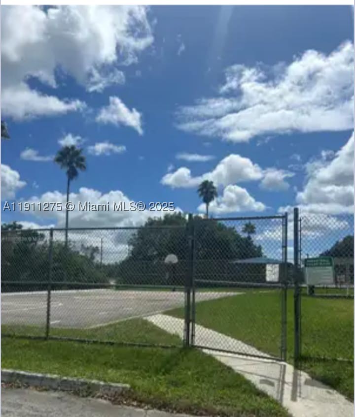 MANORS OF INVERRARY I-4 - Residential