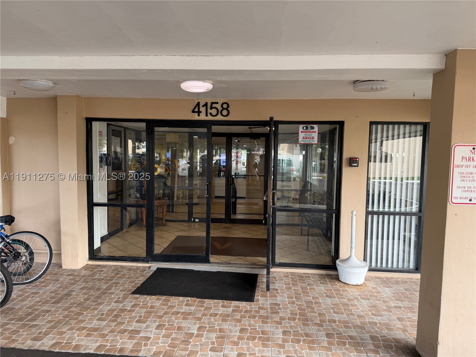 MANORS OF INVERRARY I-4 - Residential