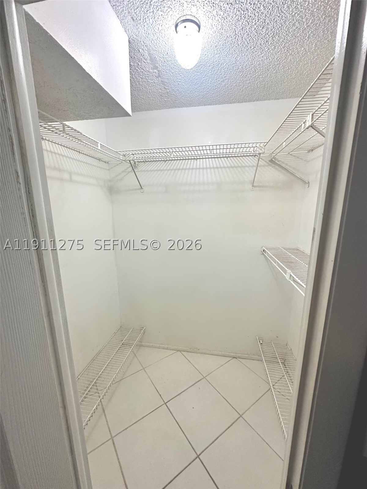 MANORS OF INVERRARY I-4 - Residential