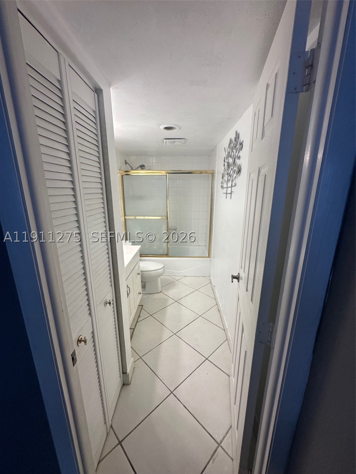 MANORS OF INVERRARY I-4 - Residential