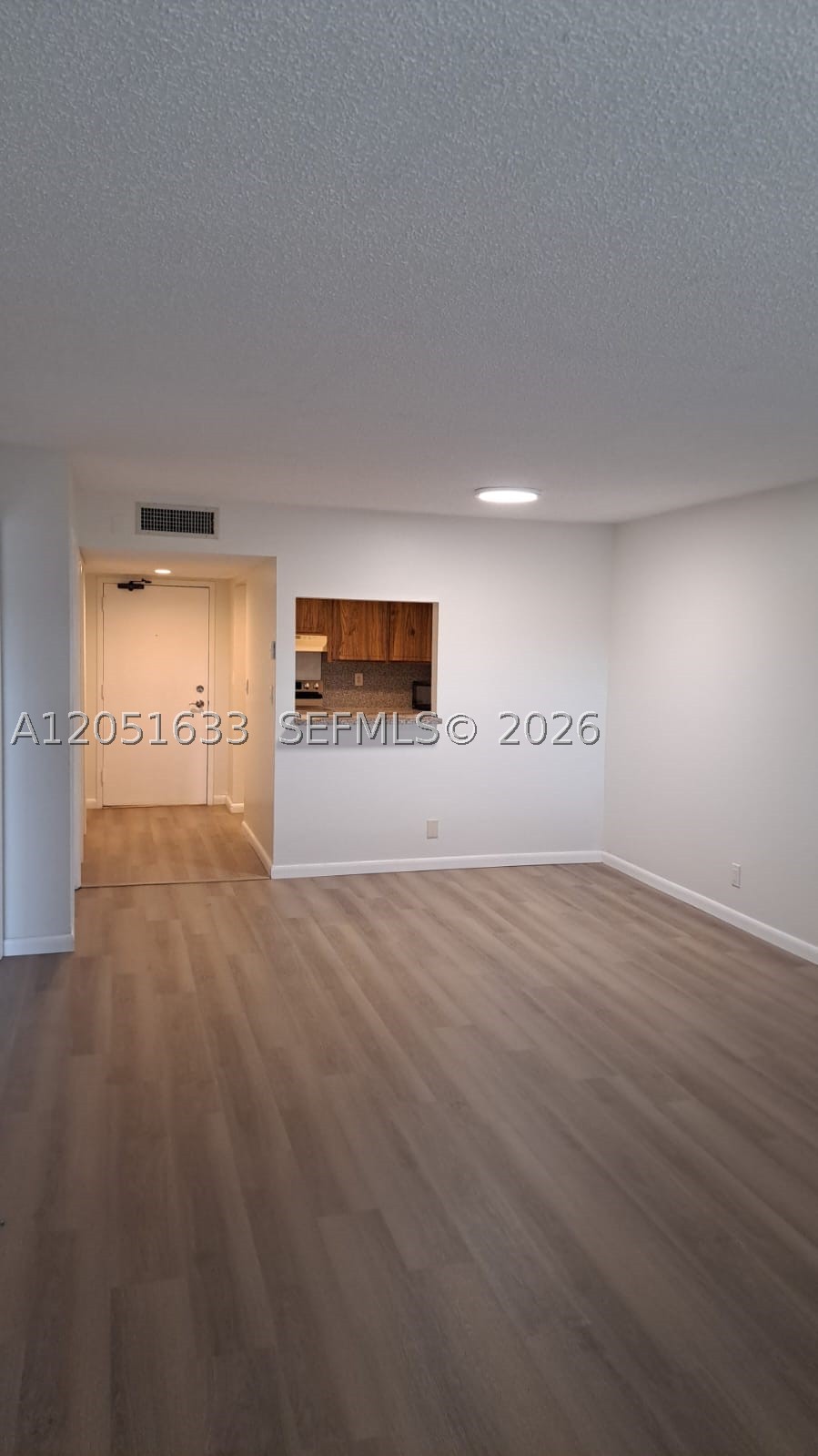 BUILDING NINE OF RACQUET - Residential Lease