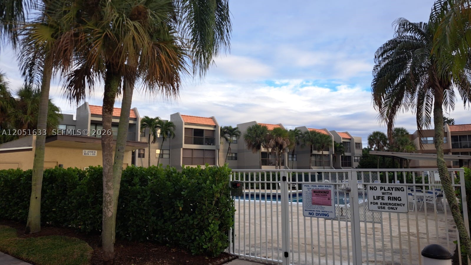 BUILDING NINE OF RACQUET - Residential Lease
