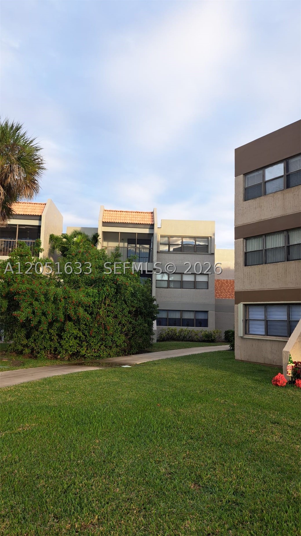 BUILDING NINE OF RACQUET - Residential Lease