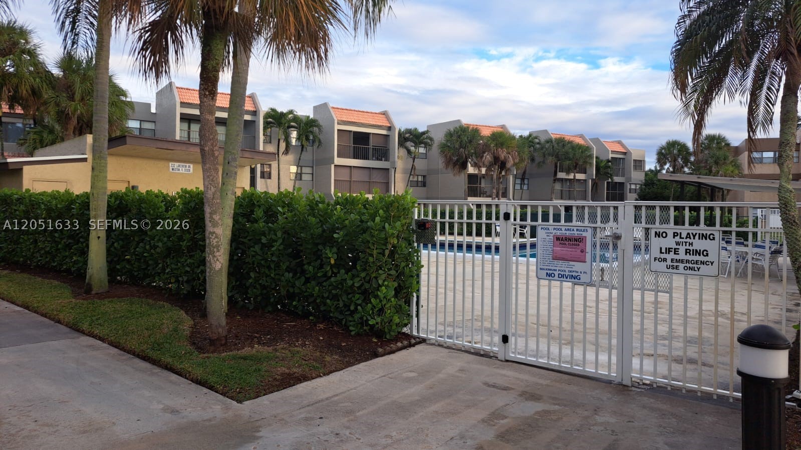 BUILDING NINE OF RACQUET - Residential Lease