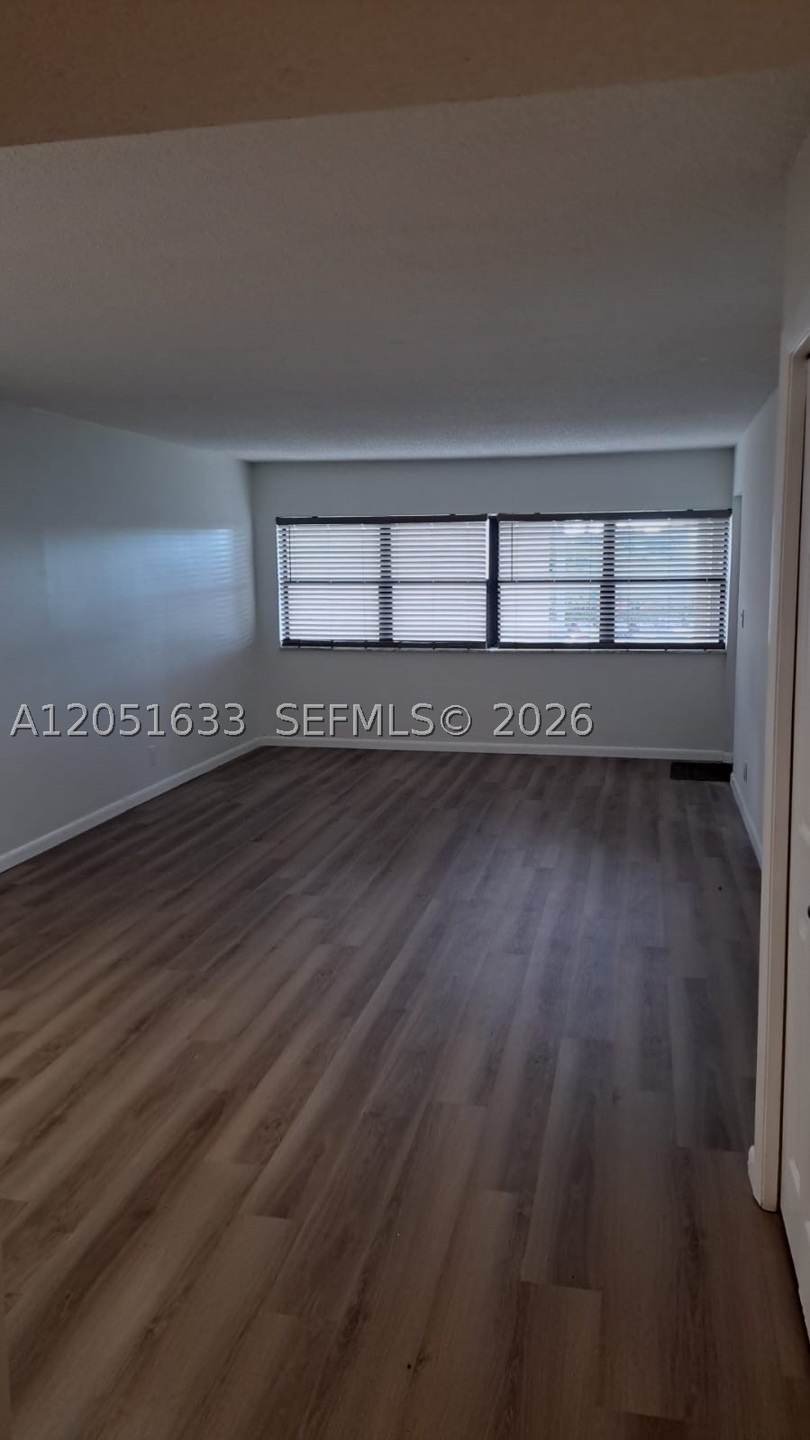BUILDING NINE OF RACQUET - Residential Lease