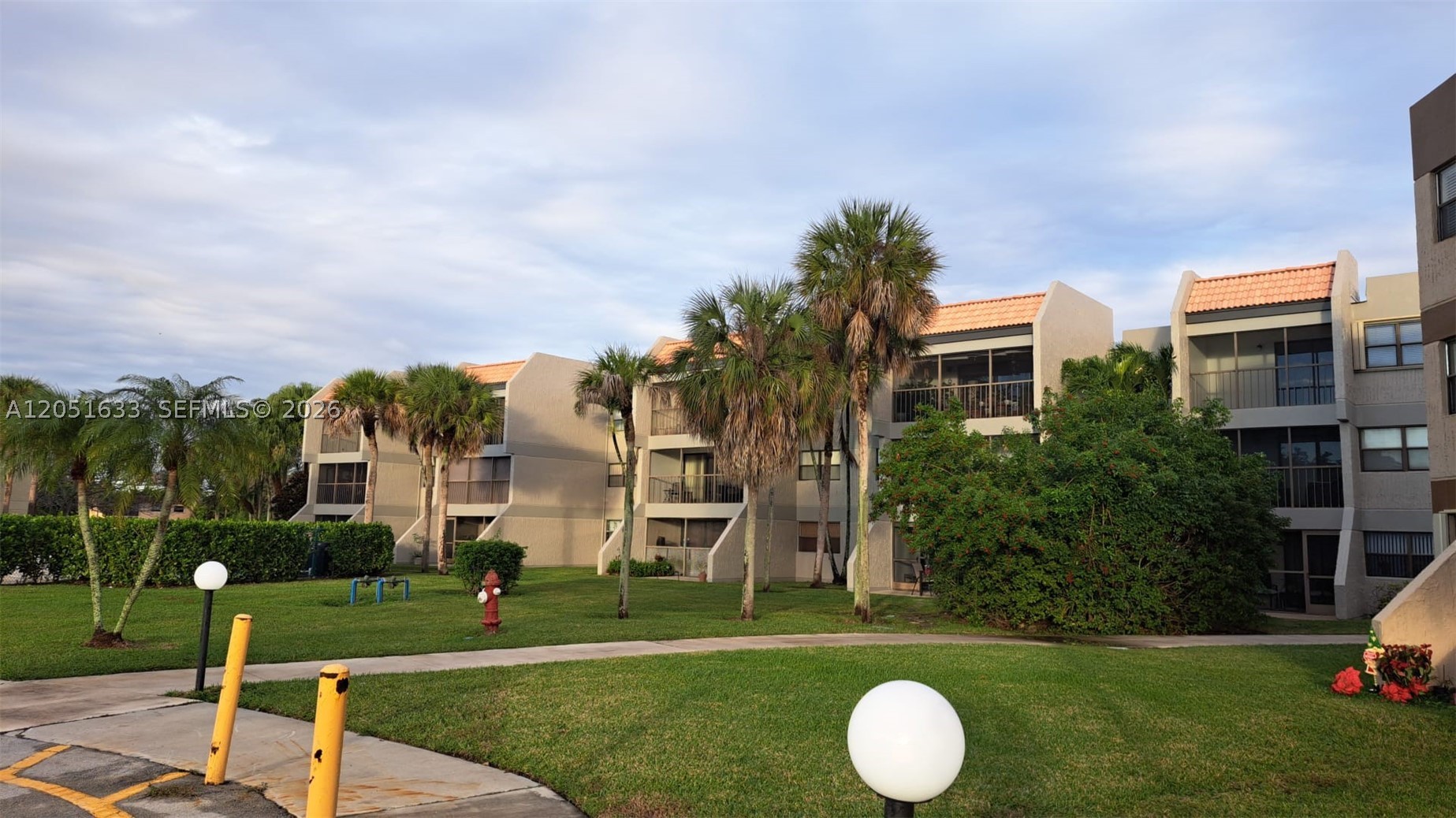 BUILDING NINE OF RACQUET - Residential Lease