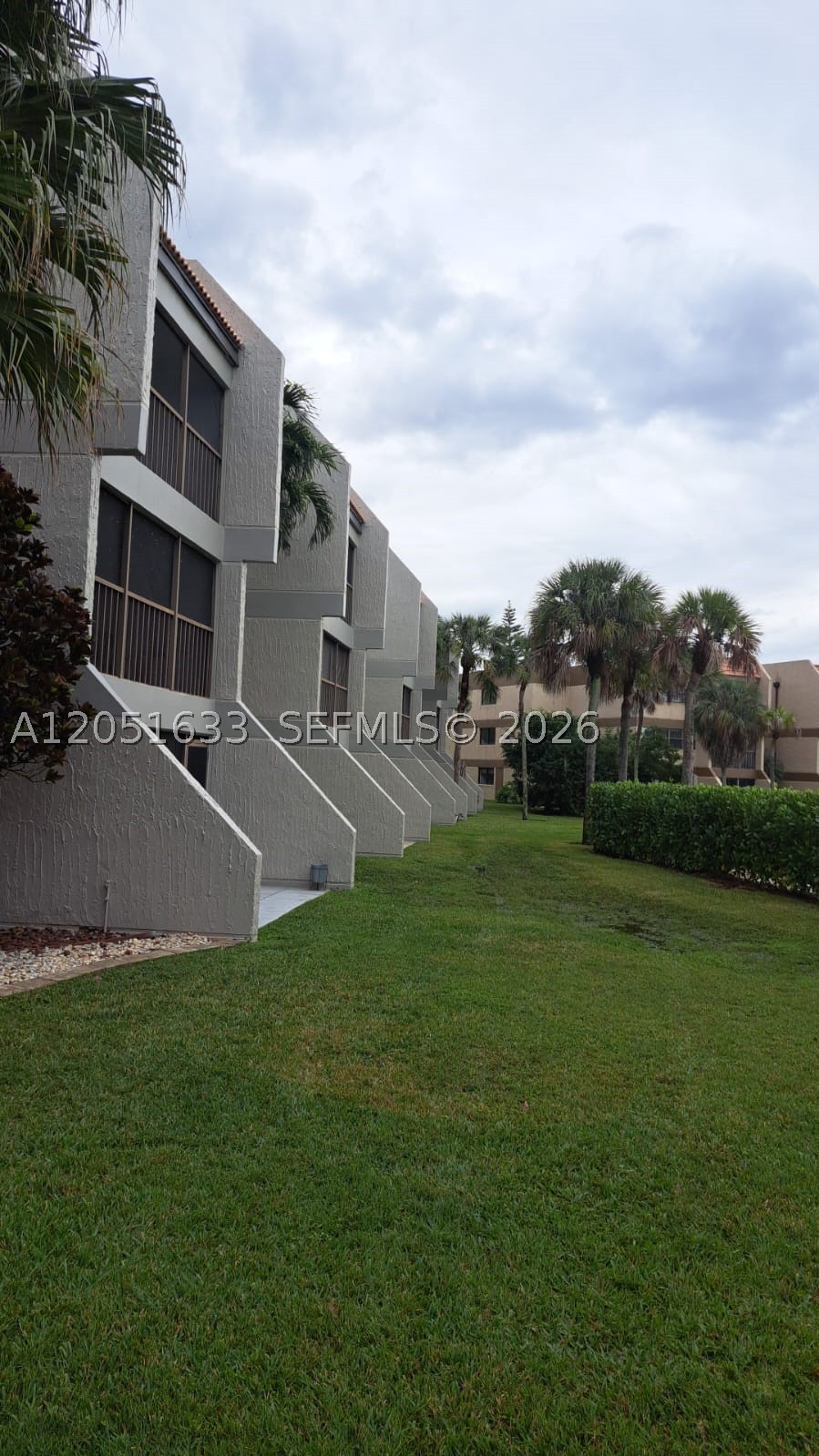 BUILDING NINE OF RACQUET - Residential Lease
