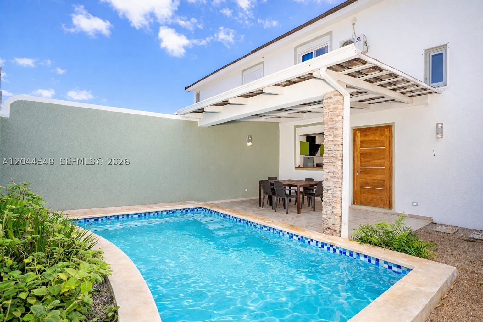 PERLA BONITA - Residential