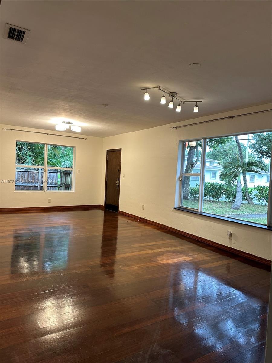 RIVERDALE - Residential Lease