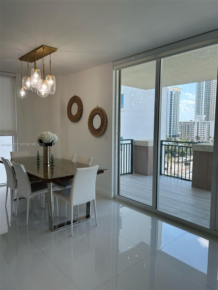 KING DAVID OF SUNNY ISLES - Residential