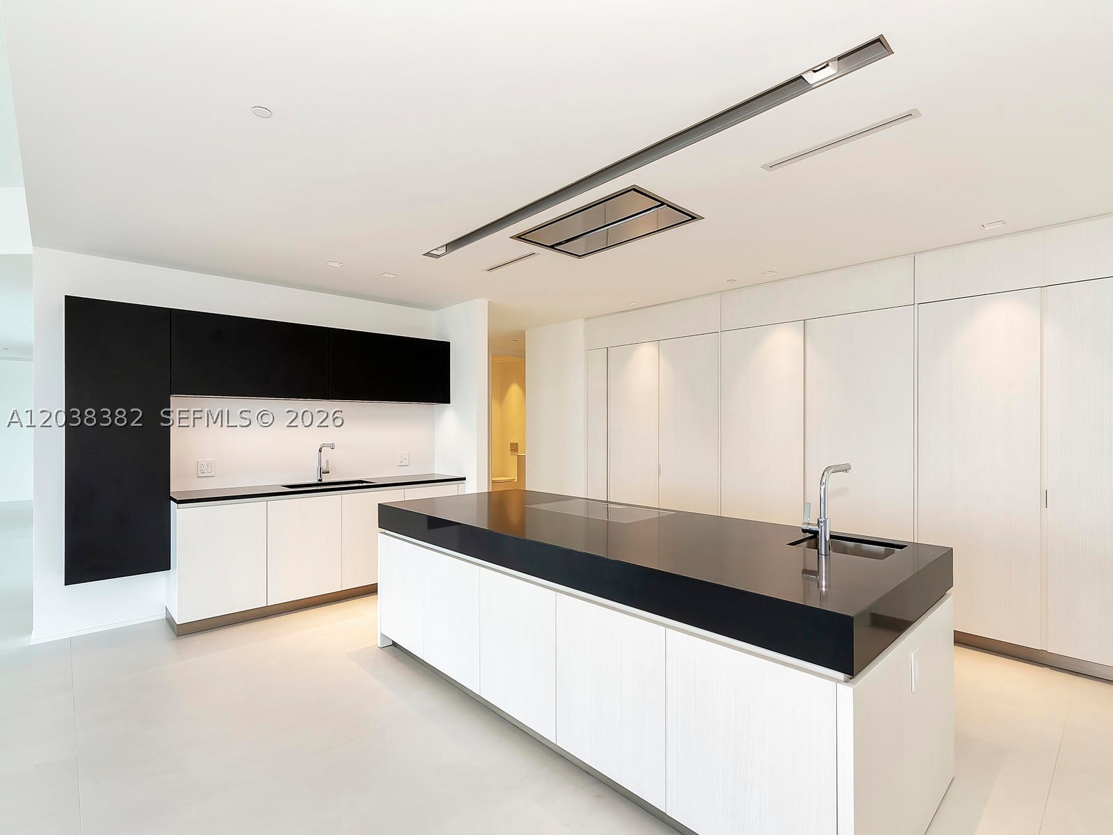 ONE THOUSAND MUSEUM CONDO - Residential Lease