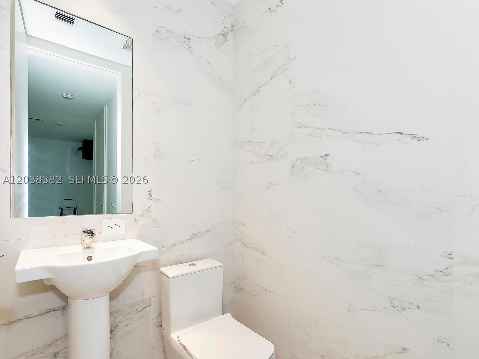 ONE THOUSAND MUSEUM CONDO - Residential Lease