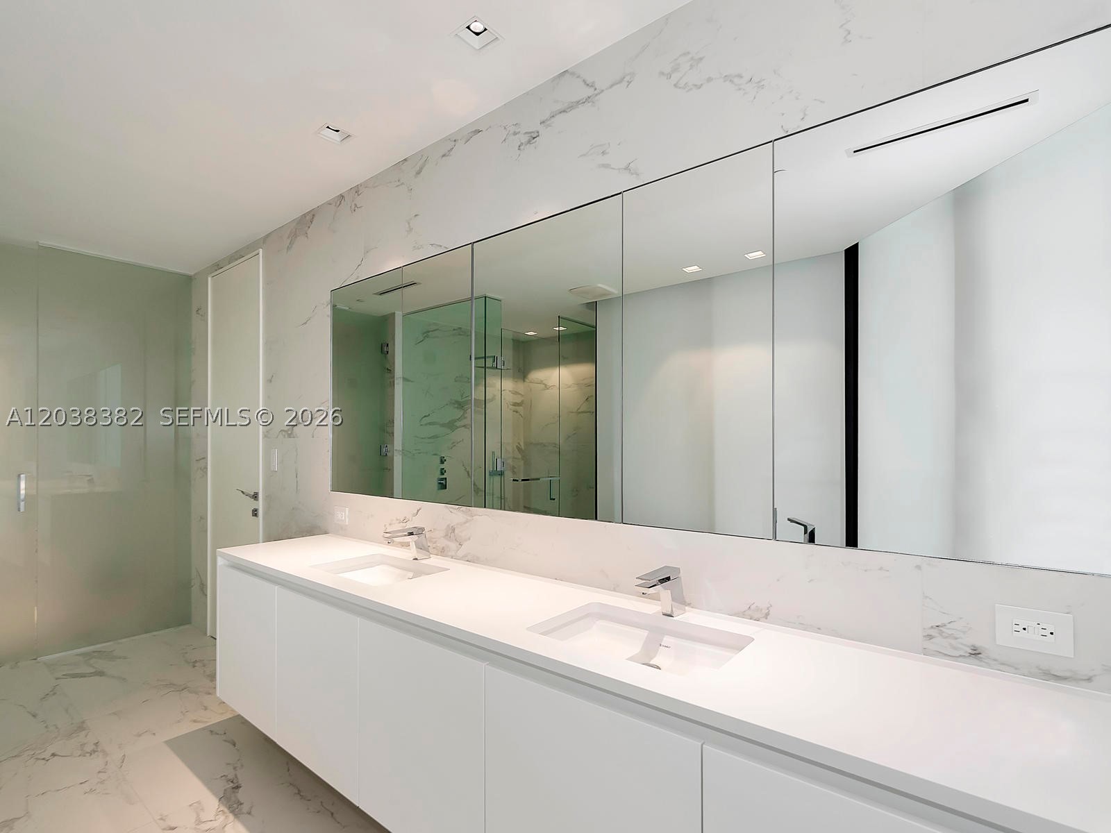 ONE THOUSAND MUSEUM CONDO - Residential Lease