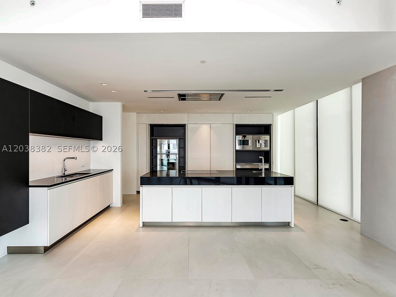 ONE THOUSAND MUSEUM CONDO - Residential Lease