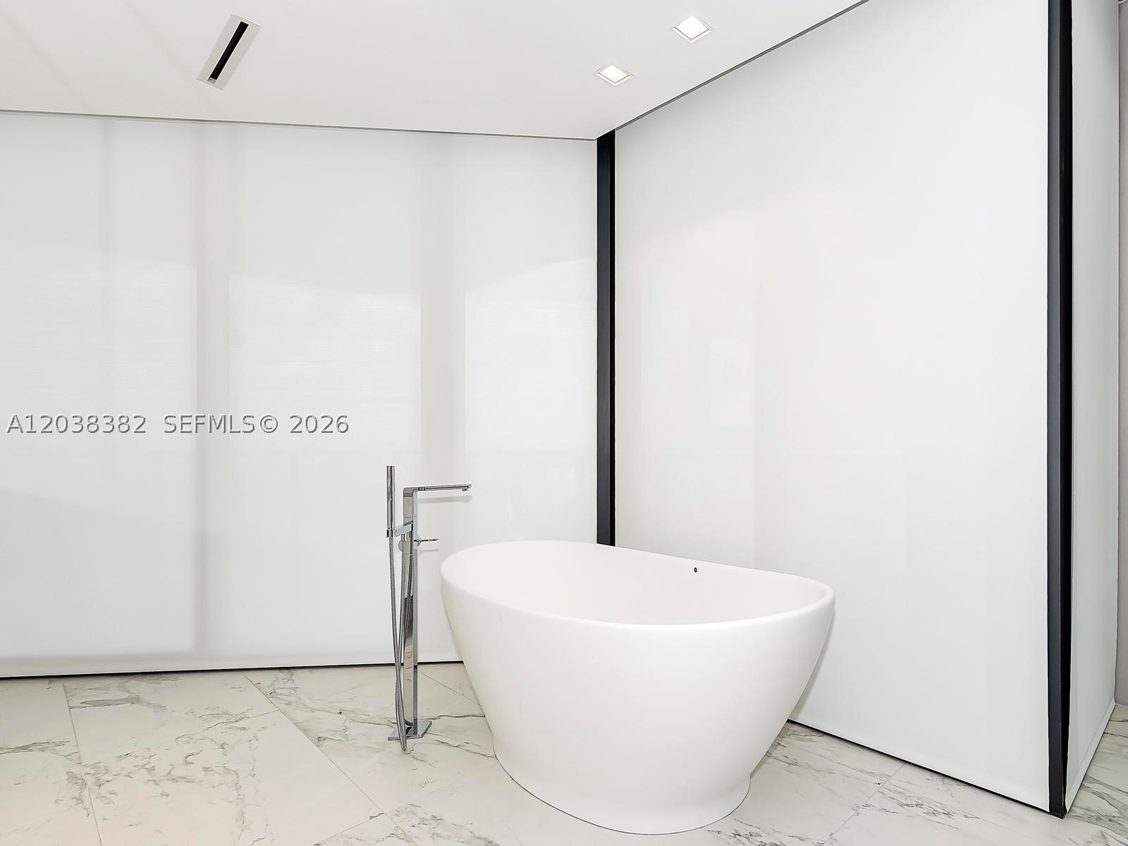 ONE THOUSAND MUSEUM CONDO - Residential Lease
