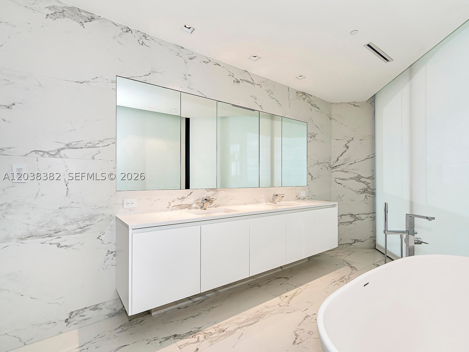 ONE THOUSAND MUSEUM CONDO - Residential Lease