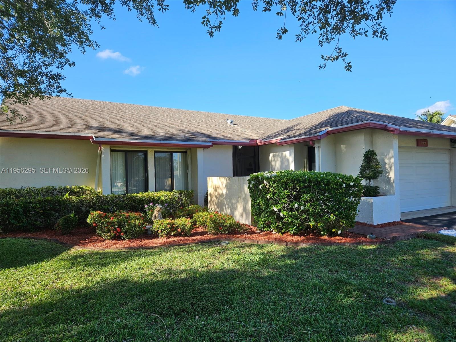 Wow! Super low HOA includes so much! Larchmont Model. Largest 2-bedroom 2 bath in the community! Spacious, bright, and well-maintained detached home in Boca Chase 55+ subdivision, Greenbriar. Enjoy vaulted ceilings, Large Linen Closet, natural light, and a 20x20 covered & screened patio.
Highlights;
*Newer Roof 2017
*Hurricane impact windows 2023
*New HVAC 2025
*New Water Heater 2025
*2 Car Garage
*Sealed paved driveway 2025
2 Bedroom w/Walk in closets
*Screen Enclosed Lanai
*Eat in Kitchen with extended sitting area
*Canal water view
*Security system ready
*Clubhouse
*Pool (Under Renovations)
*Lighted tennis and pickleball courts
*Near all shopping and restaurants.
Banana and Mango trees in backyard. No Neighbors behind the home for privacy. The home features many updates including: 2025 AC & New washer plus dryer included. Meticulously kept up property.