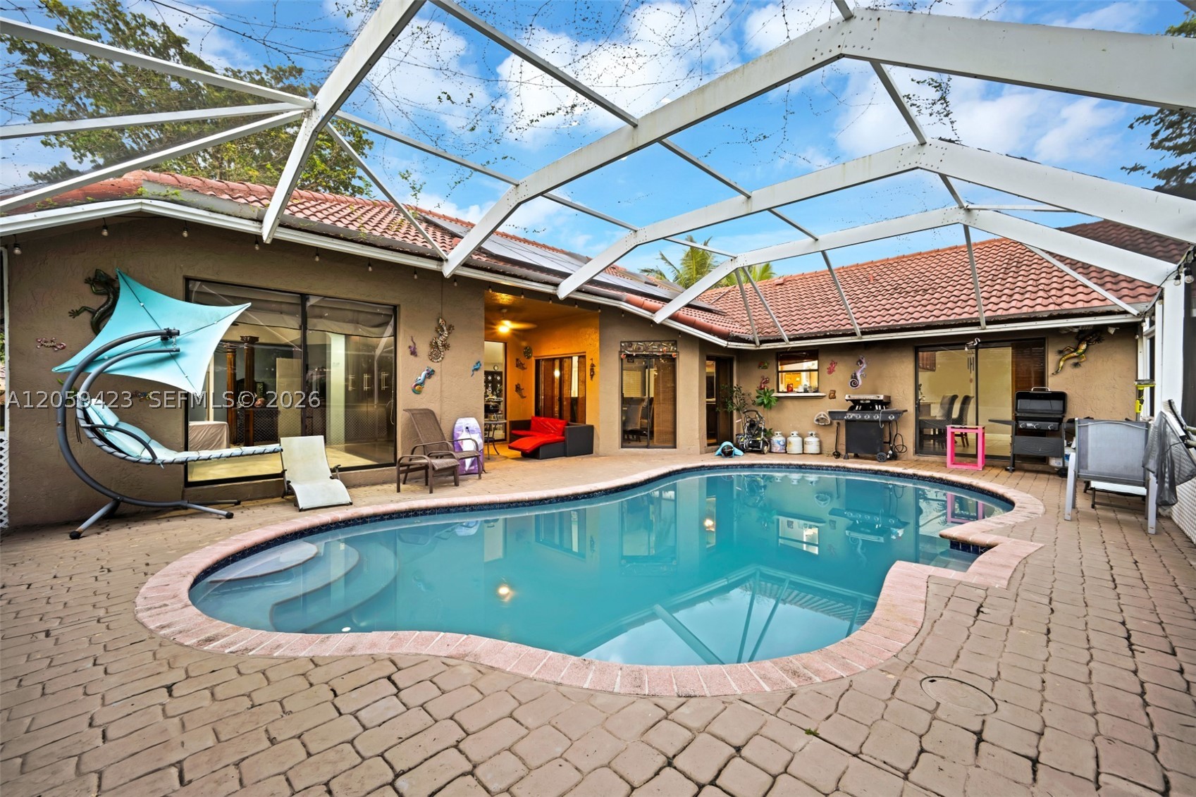 PINE RIDGE - Residential