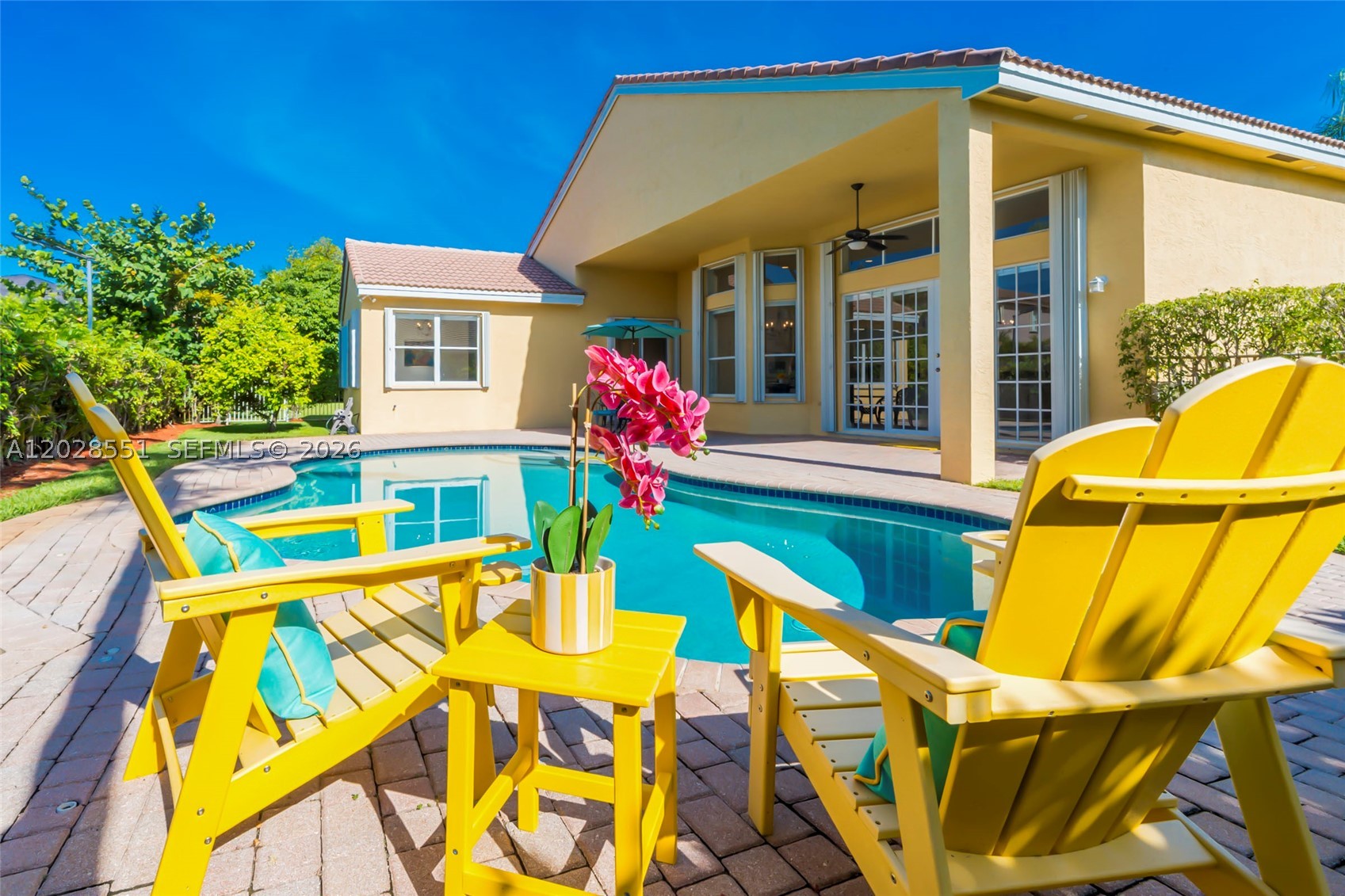 SUNSET LAKES - Residential