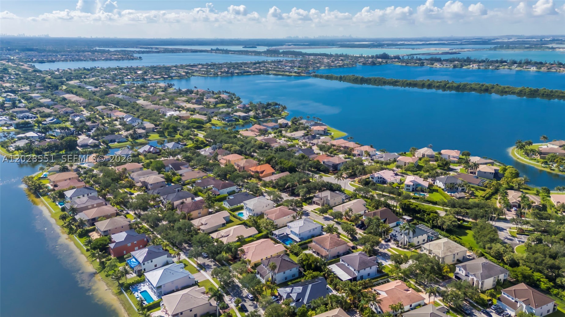 SUNSET LAKES - Residential