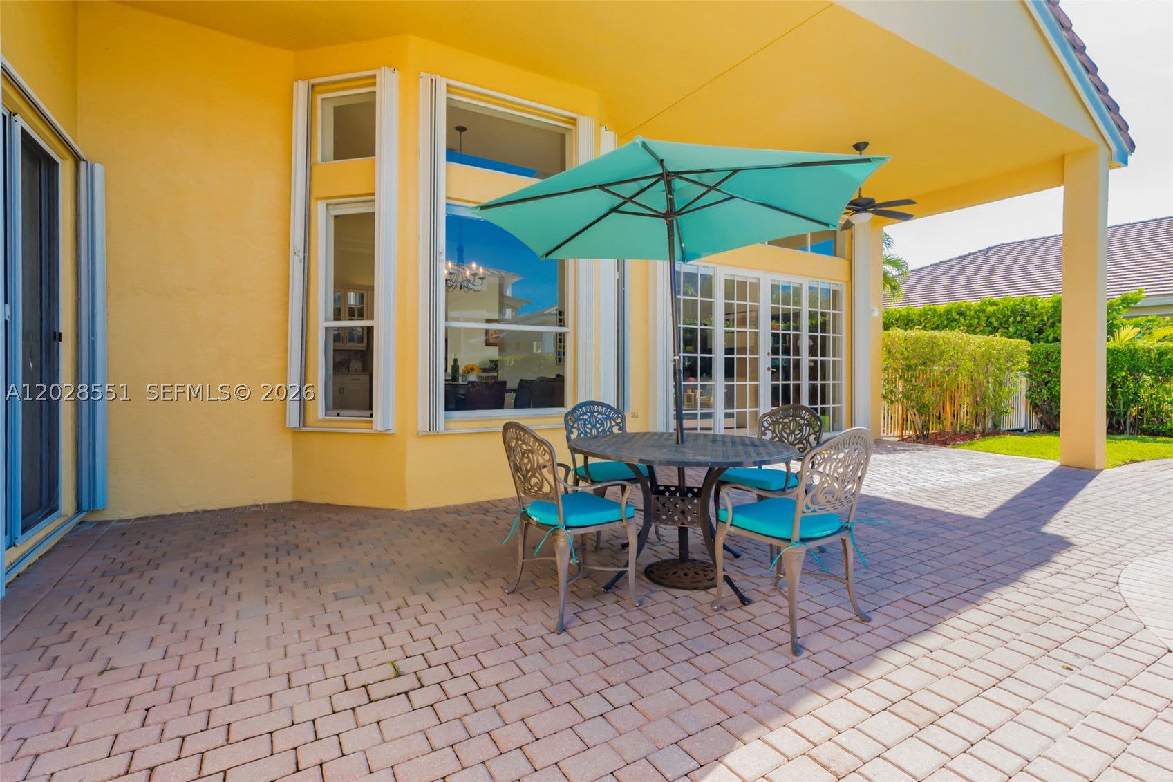 SUNSET LAKES - Residential