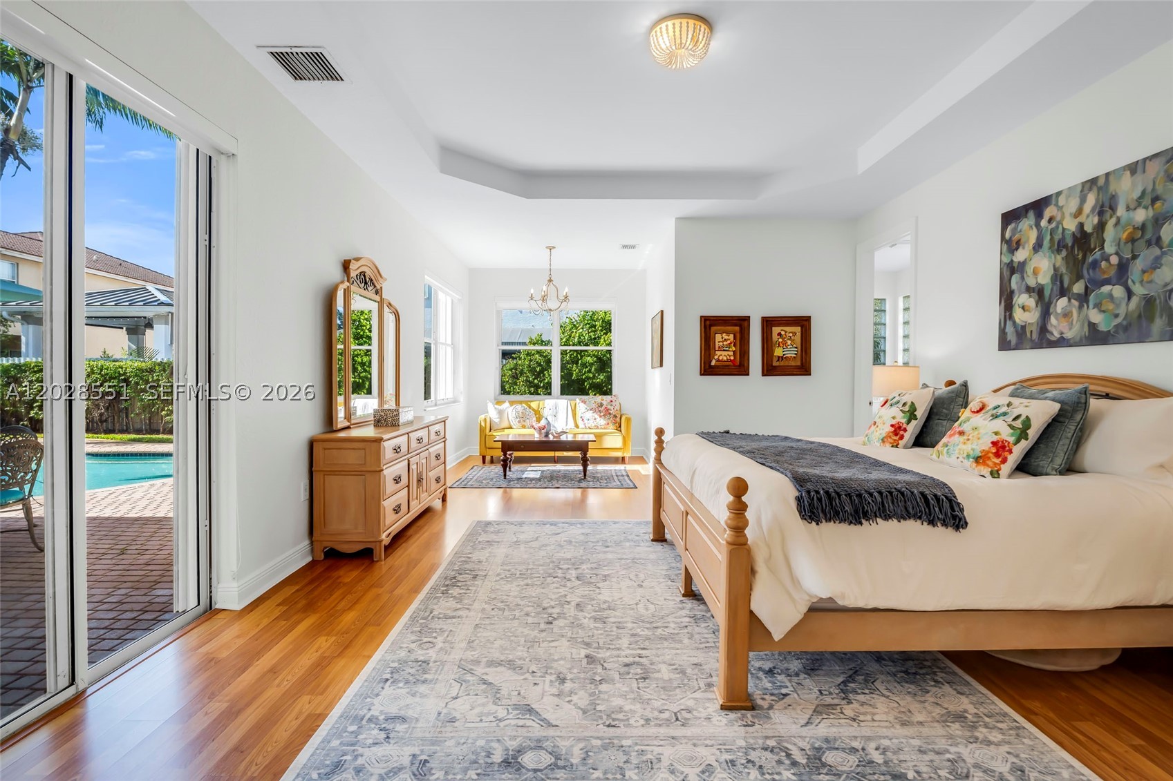 SUNSET LAKES - Residential