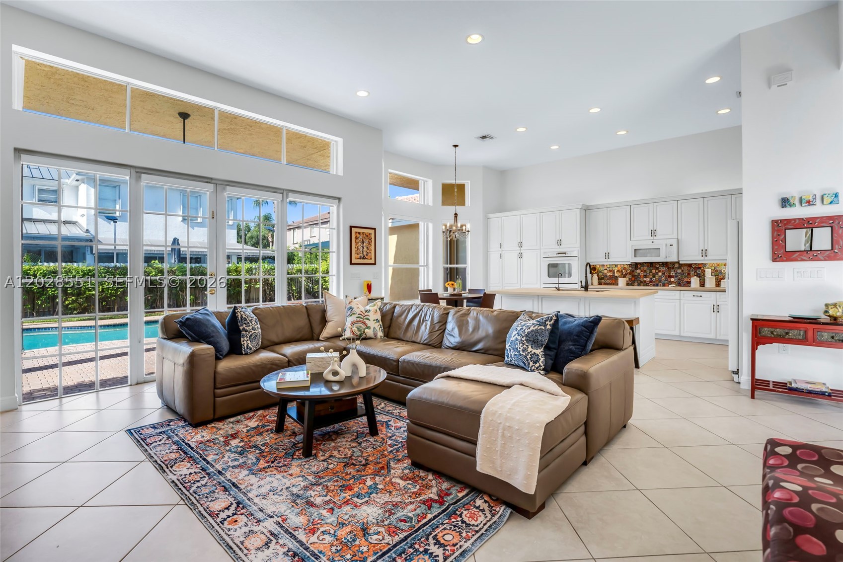 SUNSET LAKES - Residential