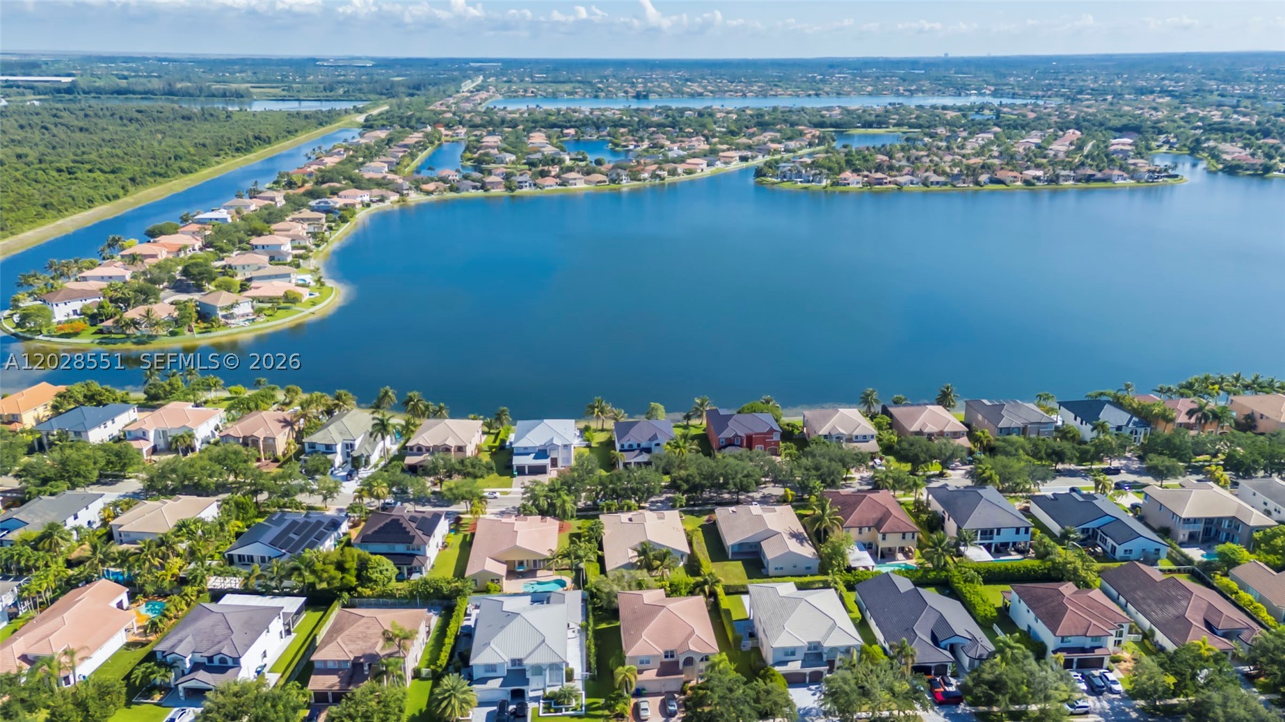 SUNSET LAKES - Residential