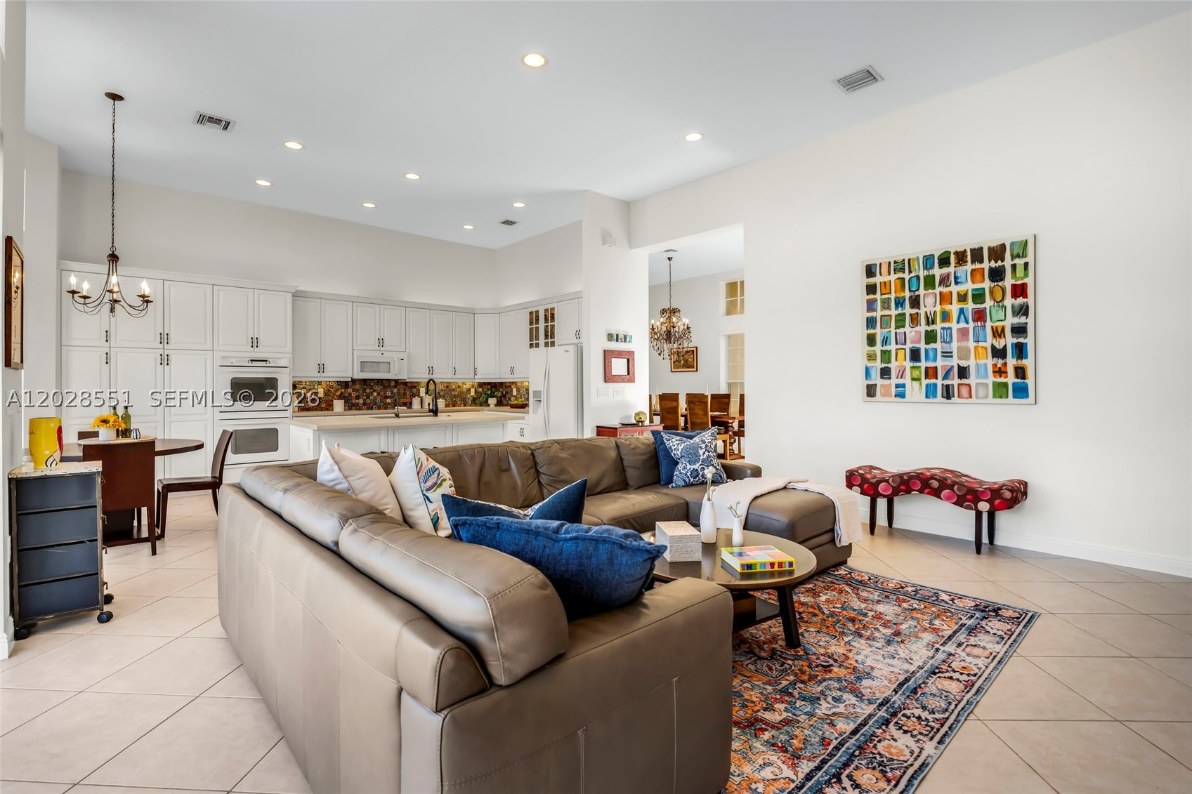 SUNSET LAKES - Residential