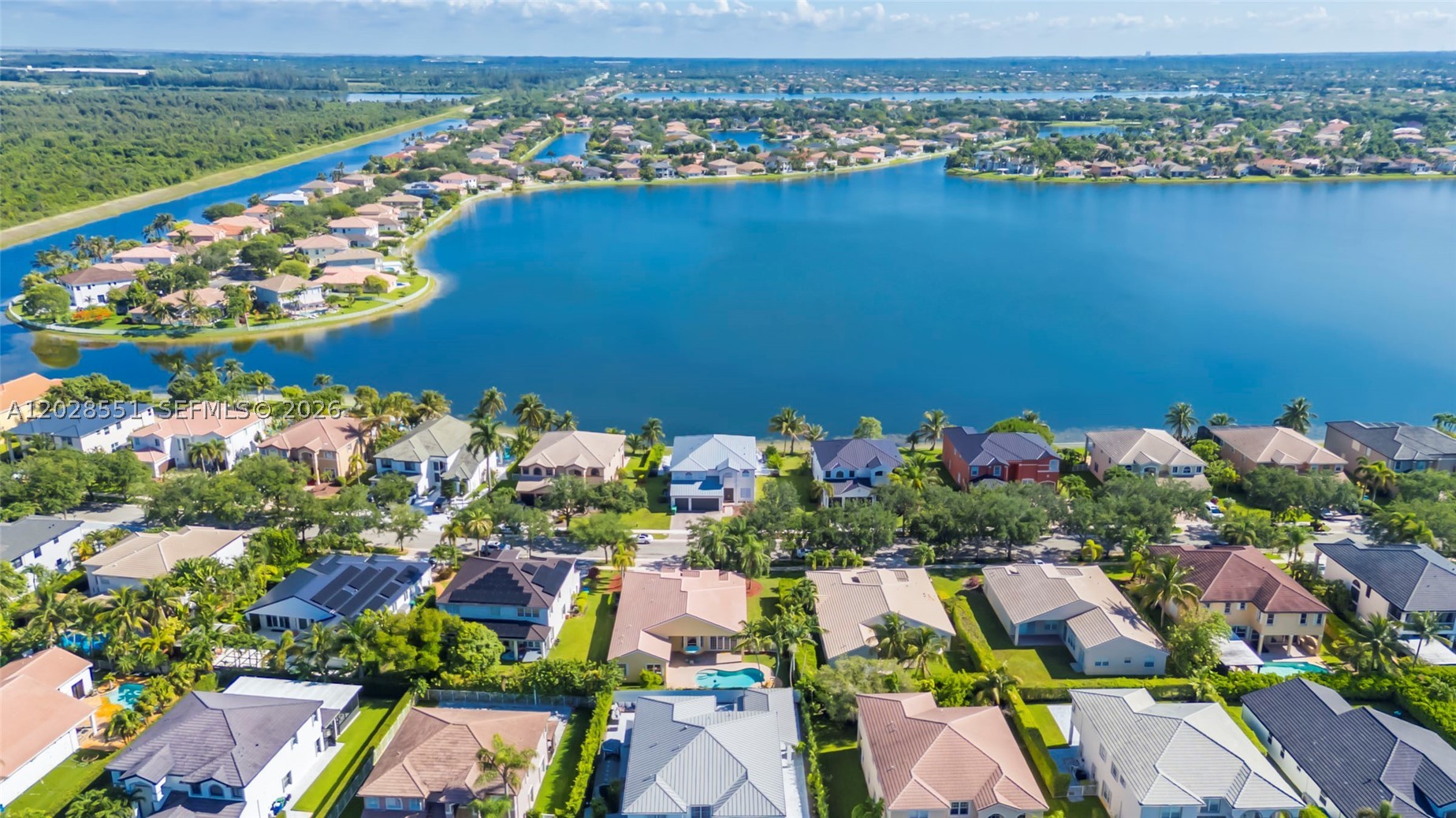 SUNSET LAKES - Residential